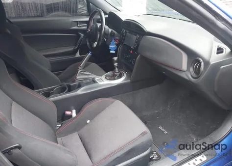 2017 Subaru Brz Premium z USA, uszkodzony, nr VIN JF1ZCAB10H9603893